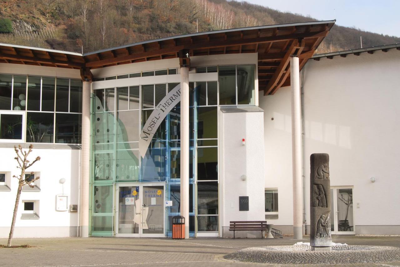 טראבן-טרארבאך Gaestehaus An Der Moseltherme מראה חיצוני תמונה